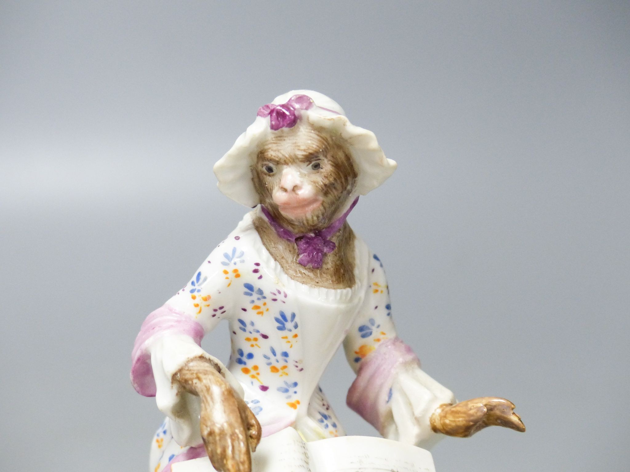 Two 19th century Meissen monkey band figures, tallest 14.5 cm 14cm